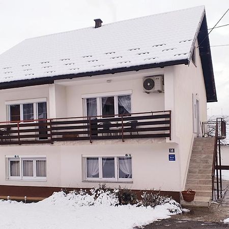Apartman Sofia Оточац Екстер'єр фото
