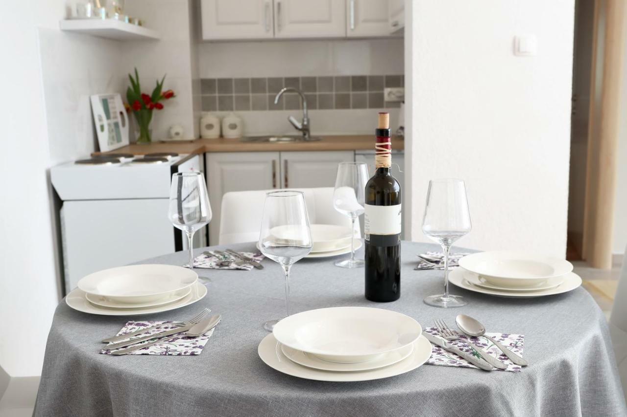 Apartman Sofia Оточац Екстер'єр фото