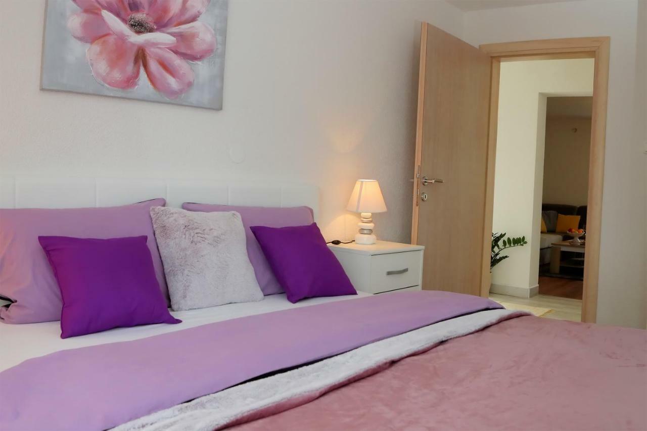 Apartman Sofia Оточац Екстер'єр фото